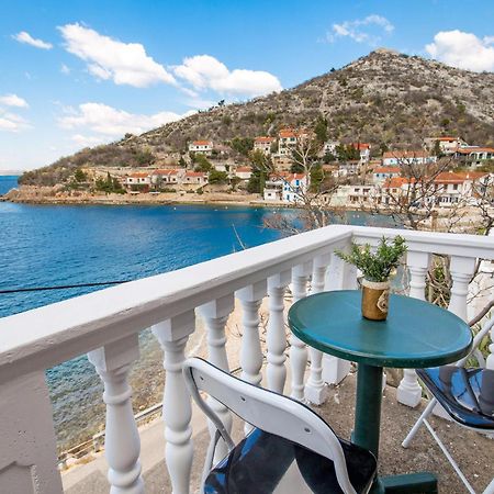 Cozy Apartment In Starigrad With House Sea View Extérieur photo