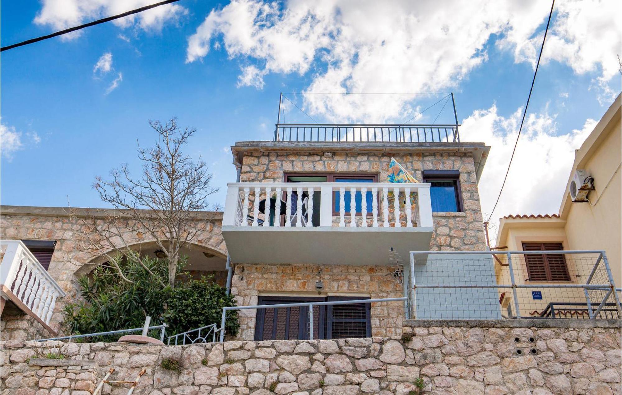 Cozy Apartment In Starigrad With House Sea View Extérieur photo